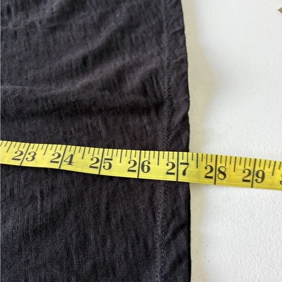 Talbots Woman Black Short‎ Sleeve Tee Size X Embroidered Sleeve Scallop V-Neck - Picture 8 of 8